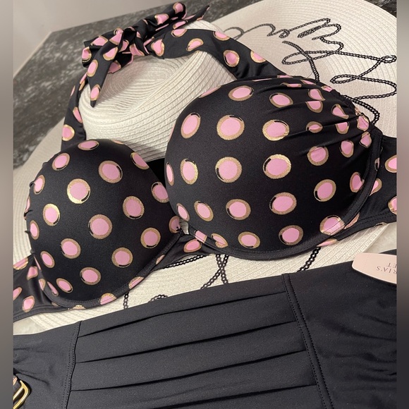 Victoria’s Secret bikini bombshell 36D and various bottoms - Picture 8 of 13